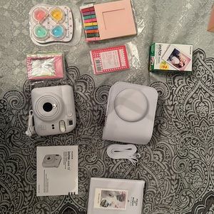 BRAND NEW Polaroid Camera